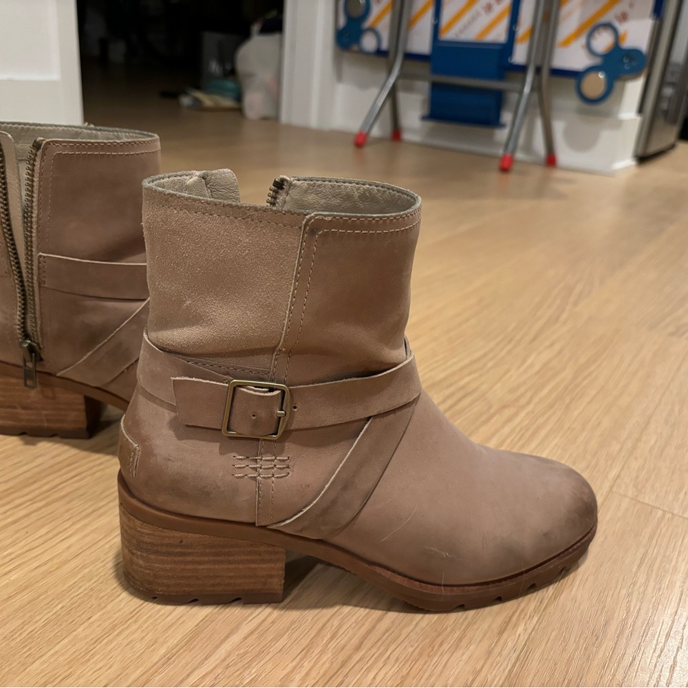 Sorel Waterproof Boots Beige